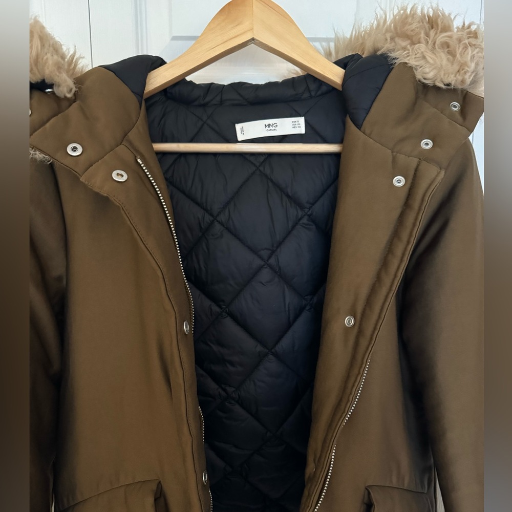 Mango Short Quilted/padded coat size XS- khaki color